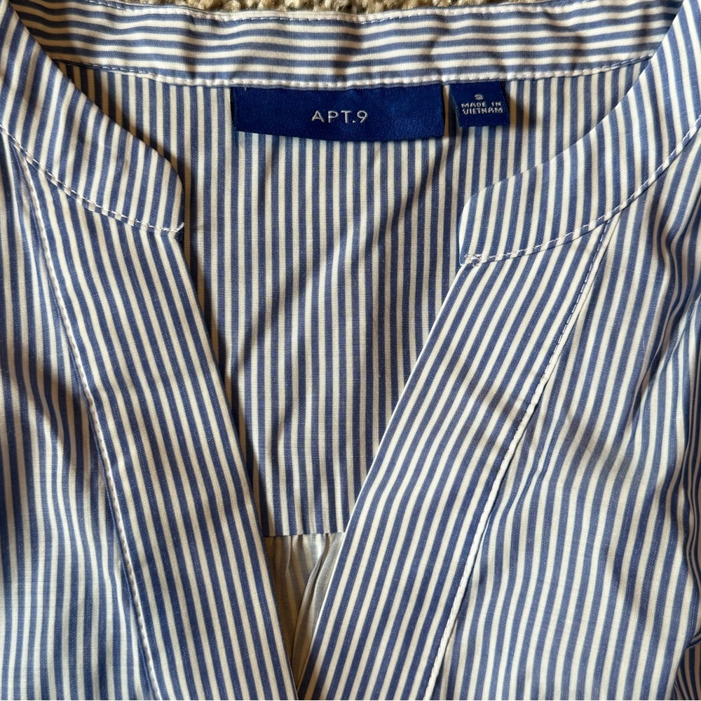 Apt. 9 Blouse - Picture 3 of 3
